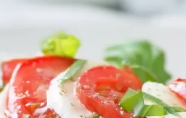 Ein erfrischender Caprese Salat mit Tomaten, Mozzarella und Basilikum