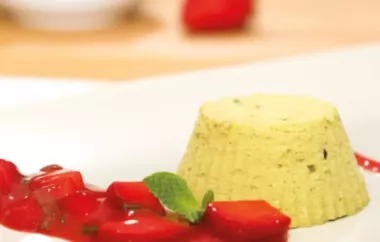 Ein köstliches Dessert: Kürbiskernöl Parfait mit fruchtigem Erdbeerragout