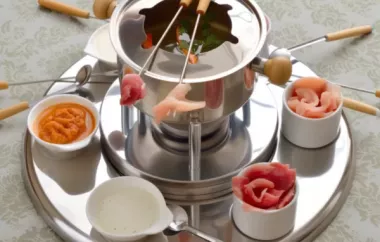 Ein köstliches Rindfleisch Fondue Rezept zum Genießen mit Freunden und Familie.