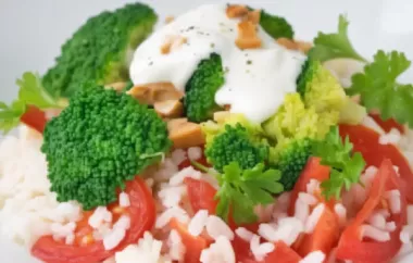Ein köstliches und gesundes Gericht: Brokkoli auf würzigem Tomatenreis.