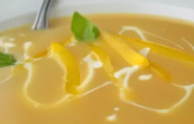 Eine cremige und würzige Suppe mit Paprika und Curry
