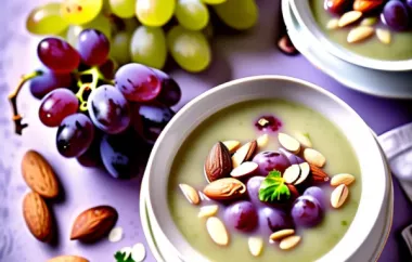 Eine erfrischende Suppe aus Trauben und Mandeln, perfekt für den Sommer