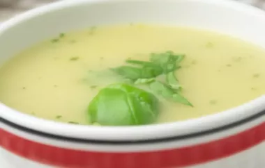 Eine köstliche Grießsuppe mit frischen Kräutern
