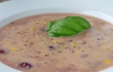 Eine köstliche und sättigende Suppe mit Bohnen, Mais und würzigem Hackfleisch.