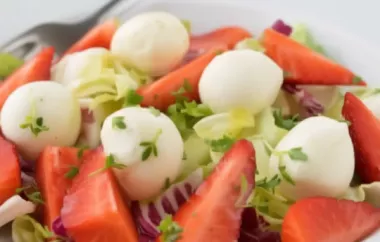 Erfrischender Erdbeer-Mozzarella-Salat mit Balsamico-Dressing