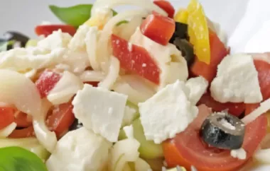 Erfrischender Feta-Salat mit frischen Sommerzutaten