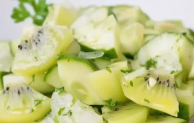 Erfrischender Gurken-Kiwi-Salat mit einem Hauch von Minze