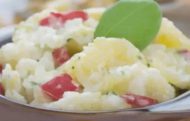 Erfrischender Kartoffelsalat mit cremigem Sauerrahm-Dressing