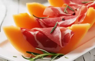 Erfrischender Melonensalat mit herzhaftem Parmaschinken