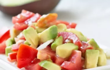 Erfrischender Tomaten-Avocado-Salat mit Balsamico-Dressing
