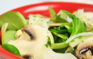 Erfrischender und gesunder Salat mit Vogelmiere und Pilzen