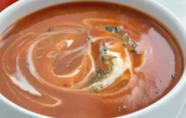 Frische Joghurt-Tomatensuppe - ein leichtes, erfrischendes Gericht