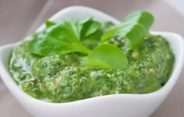 Frische selbstgemachte Pesto mit Vogerlsalat