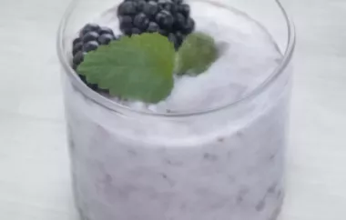 Fruchtiger Brombeerjoghurt - Ein erfrischendes Dessert für den Sommer