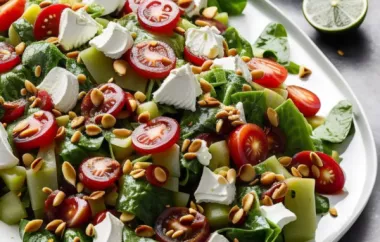 Fruchtiger und erfrischender griechischer Schälchensalat