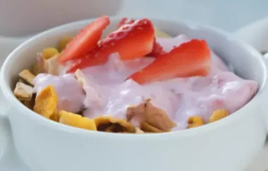 Frühstück deluxe: Selbstgemachtes Erdbeer-Müsli mit Joghurt
