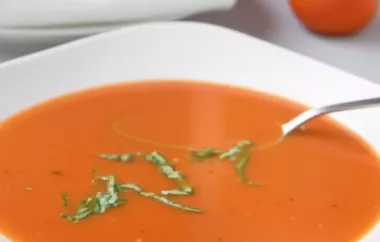 Genießen Sie diese köstliche und wärmende Paprika-Tomaten Suppe