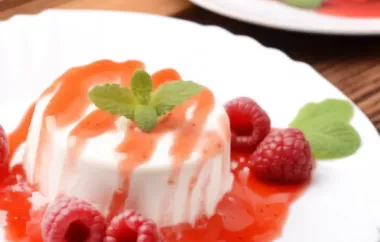 Genießen Sie dieses cremige und fruchtige Dessert mit unserer herrlichen Panna Cotta mit Himbeeren!