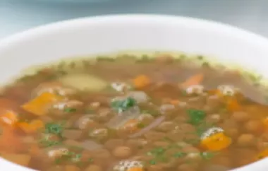 Gesunde Linsen Gemüse Suppe zum Aufwärmen an kalten Tagen