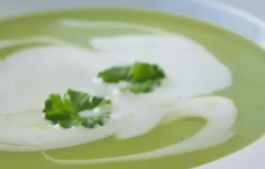 Grüne Erbsensuppe mit Minze - eine erfrischende und gesunde Suppe