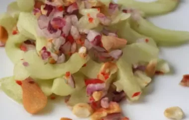 Gurkensalat mit Erdnüssen und Chili