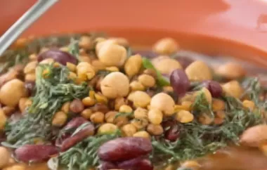 Hausgemachte Kichererbsen-Spinat-Suppe mit orientalischen Gewürzen