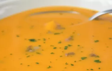 Herzhafte Linsencremesuppe mit einer cremigen Konsistenz und würzigen Aromen