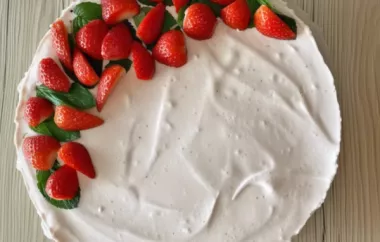 Köstliche Erdbeer-Joghurt-Torte für den Sommer