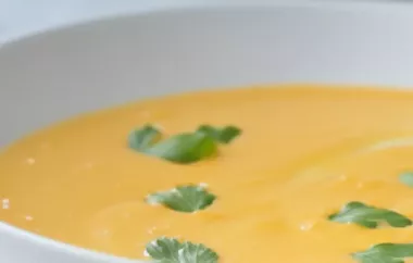 Köstliche Karotten-Suppe mit frischem Koriander