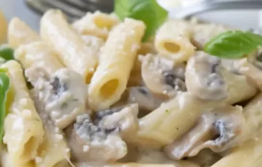 Köstliche Penne mit cremiger Gorgonzola-Sauce und saftigen Pilzen