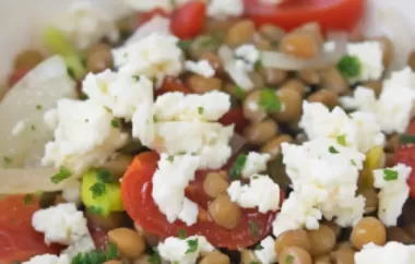 Köstlicher Linsensalat mit cremigem Feta