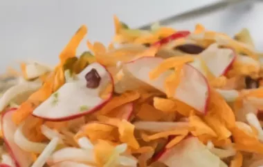 Köstlicher Sojasprossensalat mit knackigen Karotten und aromatischem Sesam-Dressing