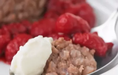 Köstliches Dessert: Schokoladenmilchreis mit fruchtigen Kirschen