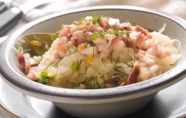 Köstliches Gulasch mit geräuchertem Karree und Sauerkraut