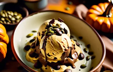 Köstliches Schokoladenstückchen-Eis mit gebackenem Kürbis und Kürbiskernöl