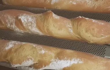 Krustiges Baguette mit knuspriger Kruste und weicher Krume