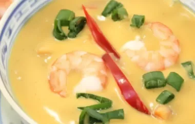 Leckere Currysuppe mit saftigen Garnelen