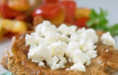 Leckere gegrillte Koteletts mit würzigem Feta überbacken