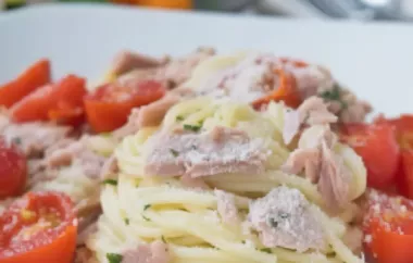 Leckere Pasta mit Thunfisch in Tomatensauce
