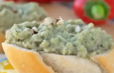 Leckerer Aufstrich aus Zucchini und Melanzani mit knusprigen Haselnüssen