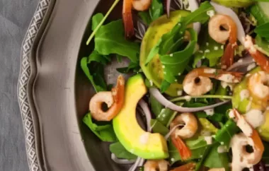 Leckerer Garnelen Avocado Salat mit frischen Zutaten