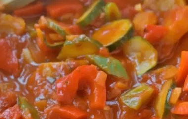 Leckerer Gemüseauflauf mit Tomaten, Zucchini und Auberginen
