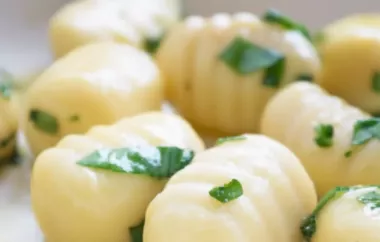 Leckeres italienisches Rezept für selbstgemachte Kartoffelgnocchi mit frischen Kräutern