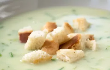 Leckeres Rezept für eine cremige Kurkuma-Zucchinisuppe