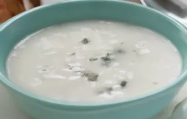 Leckeres Rezept für eine erfrischende Buttermilchsuppe