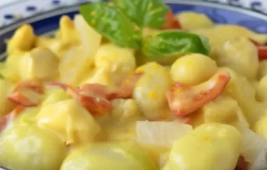 Leckeres Rezept für Gnocchi Hawaii mit saftiger Ananas und würziger Schinken-Pfefferoni-Sauce