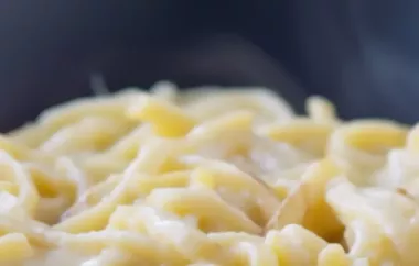 Leckeres Rezept für klassische Käsespätzle mit knusprigen Röstzwiebeln