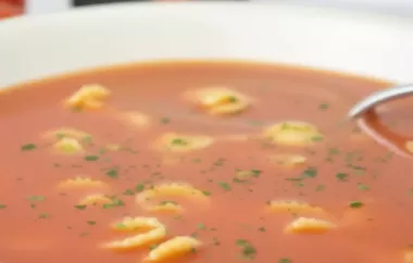 Leckeres und einfaches Rezept für eine Tomatensuppe mit Nudeln