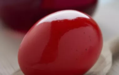 Natürliches Eierfärben mit Roten Rüben
