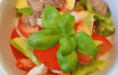 Rindfleischsalat mit frischem Paprika und Tomaten